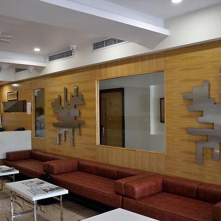 Hotel Laya Inn Ariyalur Екстер'єр фото